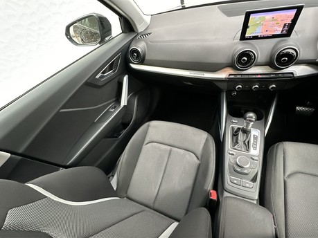 Audi Q2 TFSI SPORT 15
