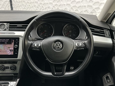 Volkswagen Passat SE BUSINESS TDI BLUEMOTION TECH DSG 18