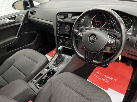 Volkswagen Golf SE NAVIGATION TDI BLUEMOTION TECHNOLOGY DSG 10
