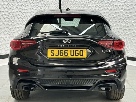 Infiniti Q30 SPORT D 6