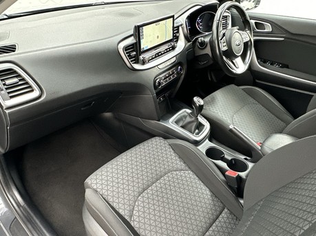 Kia Ceed CRDI 2 NAV ISG 11