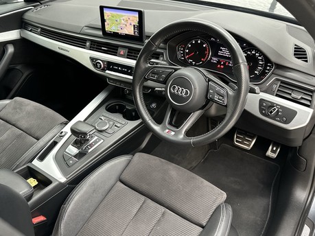 Audi A4 TFSI QUATTRO S LINE MHEV 10