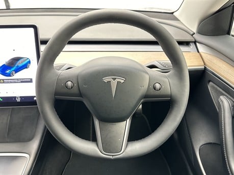 Tesla Model 3 STANDARD RANGE PLUS 18