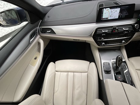 BMW 5 Series 530E M SPORT 15