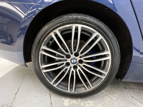 BMW 5 Series 530E M SPORT 43