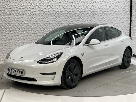 Tesla Model 3 PERFORMANCE AWD 3