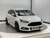 Ford Focus ST-LINE 1