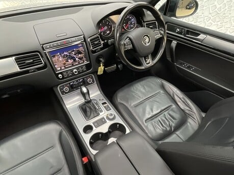 Volkswagen Touareg V6 R-LINE TDI BLUEMOTION TECHNOLOGY 14