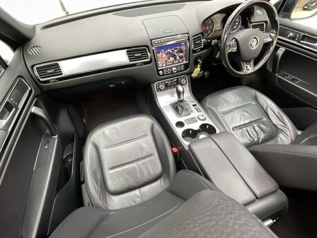 Volkswagen Touareg V6 R-LINE TDI BLUEMOTION TECHNOLOGY 16