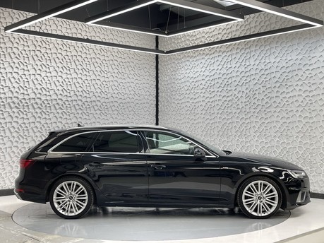 Audi A4 AVANT TFSI S LINE MHEV 8