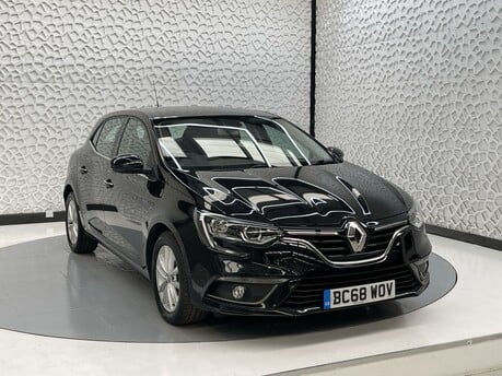 Renault Megane PLAY TCE 1