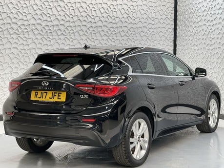 Infiniti Q30 BUSINESS EXECUTIVE D 7