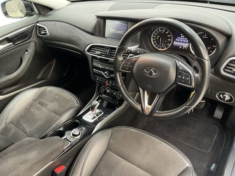 Infiniti Q30 BUSINESS EXECUTIVE D 10