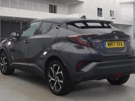 Toyota C-HR DYNAMIC 8