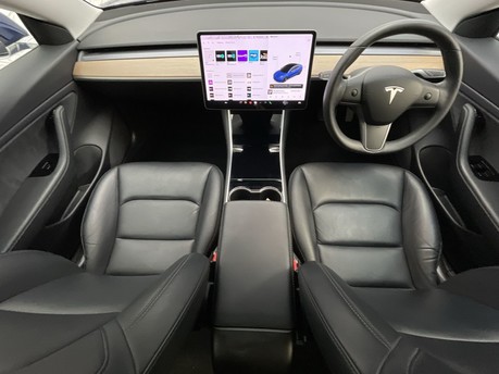 Tesla Model 3 STANDARD RANGE PLUS 17