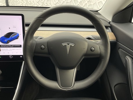 Tesla Model 3 STANDARD RANGE PLUS 18