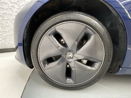 Tesla Model 3 STANDARD RANGE PLUS 40