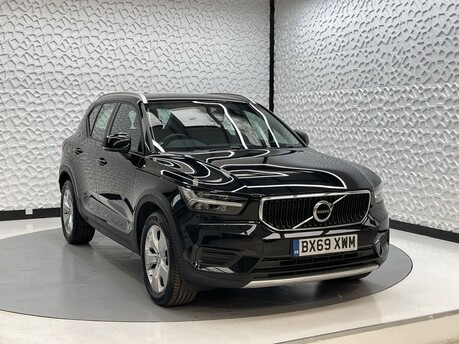 Volvo XC40 D3 MOMENTUM 1