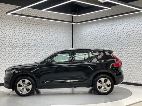 Volvo XC40 D3 MOMENTUM 4