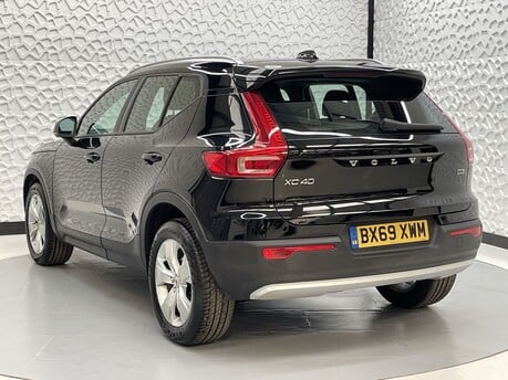 Volvo XC40 D3 MOMENTUM 5