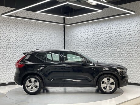 Volvo XC40 D3 MOMENTUM 8