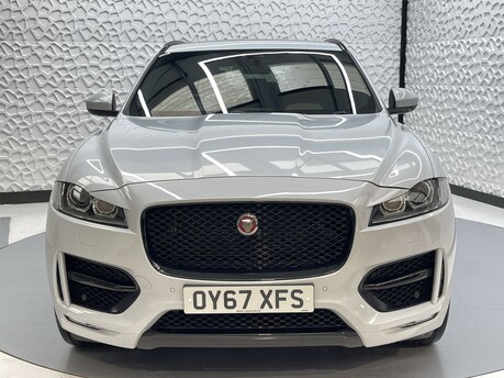 Jaguar F-Pace R-SPORT AWD 2