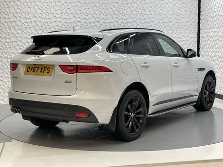 Jaguar F-Pace R-SPORT AWD 7