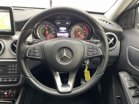 Mercedes-Benz GLA GLA 220 D 4MATIC SPORT PREMIUM 18