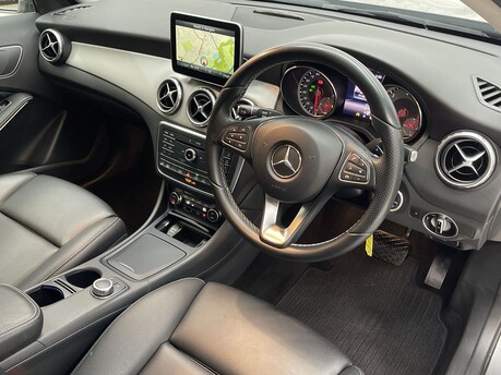 Mercedes-Benz GLA GLA 220 D 4MATIC SPORT PREMIUM 10