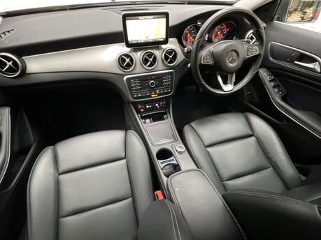 Mercedes-Benz GLA GLA 220 D 4MATIC SPORT PREMIUM 14