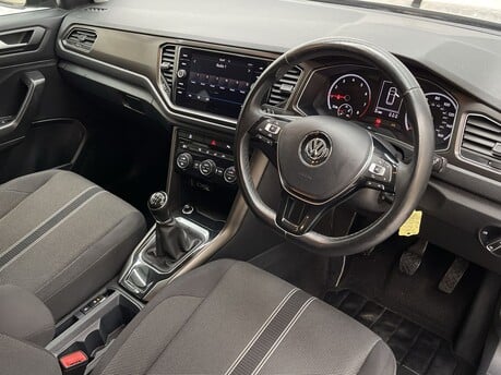 Volkswagen T-Roc SE TSI 10