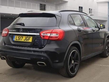 Mercedes-Benz GLA GLA 200 D AMG LINE 10