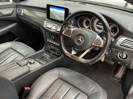 Mercedes-Benz CLS CLS220 D AMG LINE 10