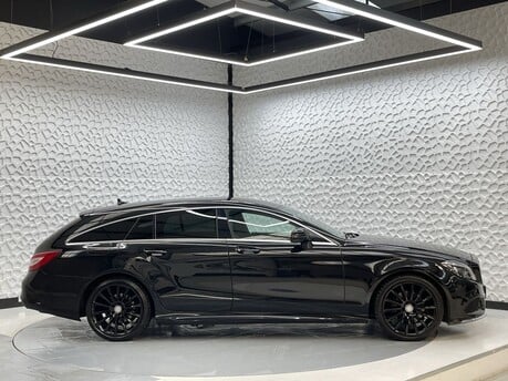 Mercedes-Benz CLS CLS220 D AMG LINE 8