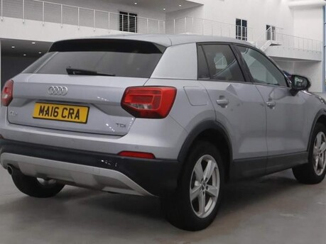 Audi Q2 TDI SPORT 11