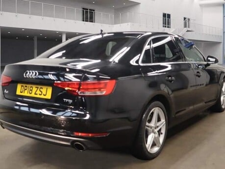 Audi A4 TFSI SPORT MHEV 11