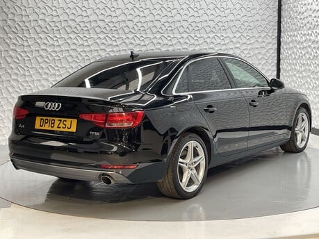 Audi A4 TFSI SPORT MHEV 7