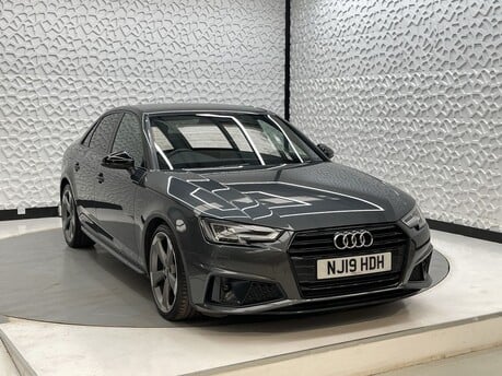 Audi A4 TFSI BLACK EDITION MHEV