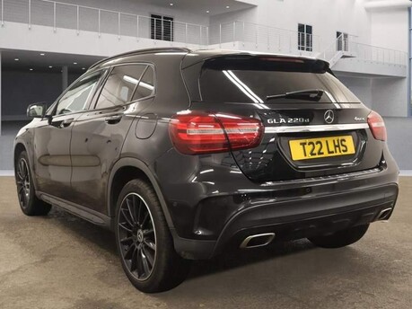 Mercedes-Benz GLA GLA 220 D 4MATIC AMG LINE PREMIUM 8