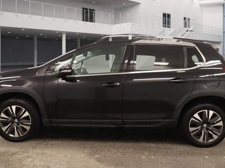 Peugeot 2008 PURETECH ALLURE 8