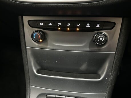 Vauxhall Astra TECH LINE NAV CDTI ECOTEC S/S 32