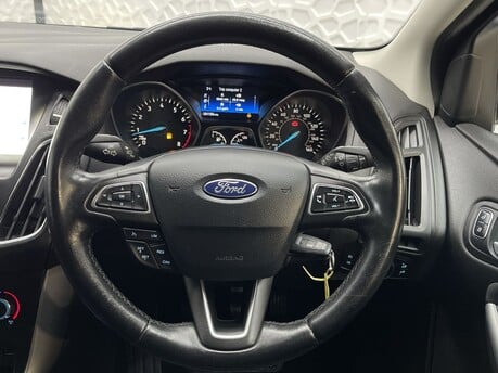 Ford Focus ZETEC EDITION 18