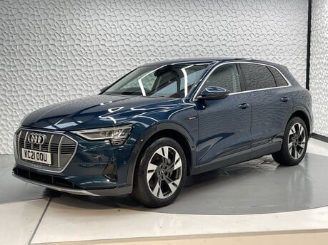 Audi E-Tron QUATTRO SPORT 3