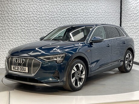 Audi E-Tron QUATTRO SPORT 3