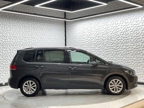 Volkswagen Touran SE TDI BLUEMOTION TECHNOLOGY 8