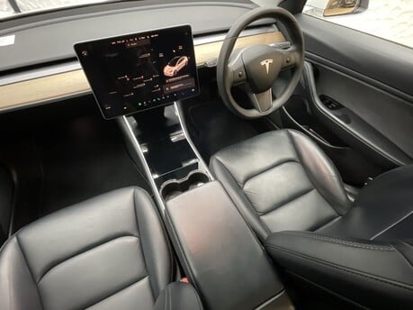 Tesla Model 3 LONG RANGE AWD 14