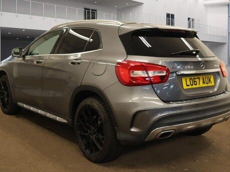 Mercedes-Benz GLA GLA 220 D 4MATIC AMG LINE 10