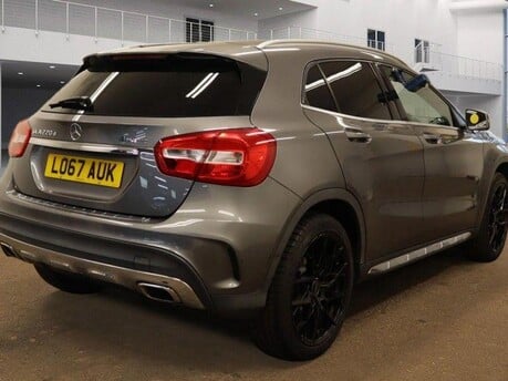 Mercedes-Benz GLA GLA 220 D 4MATIC AMG LINE 11