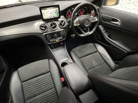 Mercedes-Benz GLA GLA 220 D 4MATIC AMG LINE 14