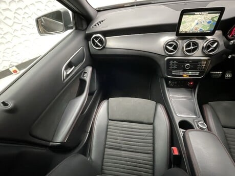 Mercedes-Benz GLA GLA 220 D 4MATIC AMG LINE 15